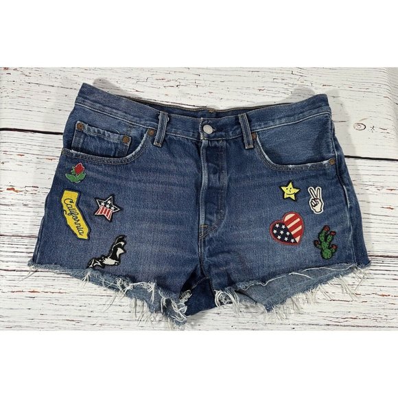Levis 501 Blue Jean Shorts Patches Womens Size 31 Mid Rise Denim 2.5” Inseam - Picture 1 of 8